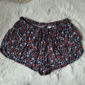 H&M Floral Dolphin Soft Short w Drawstring